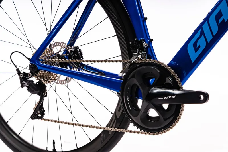 2020 Giant Propel Advanced 2 Disc Carbon Road Bike in Blue-3